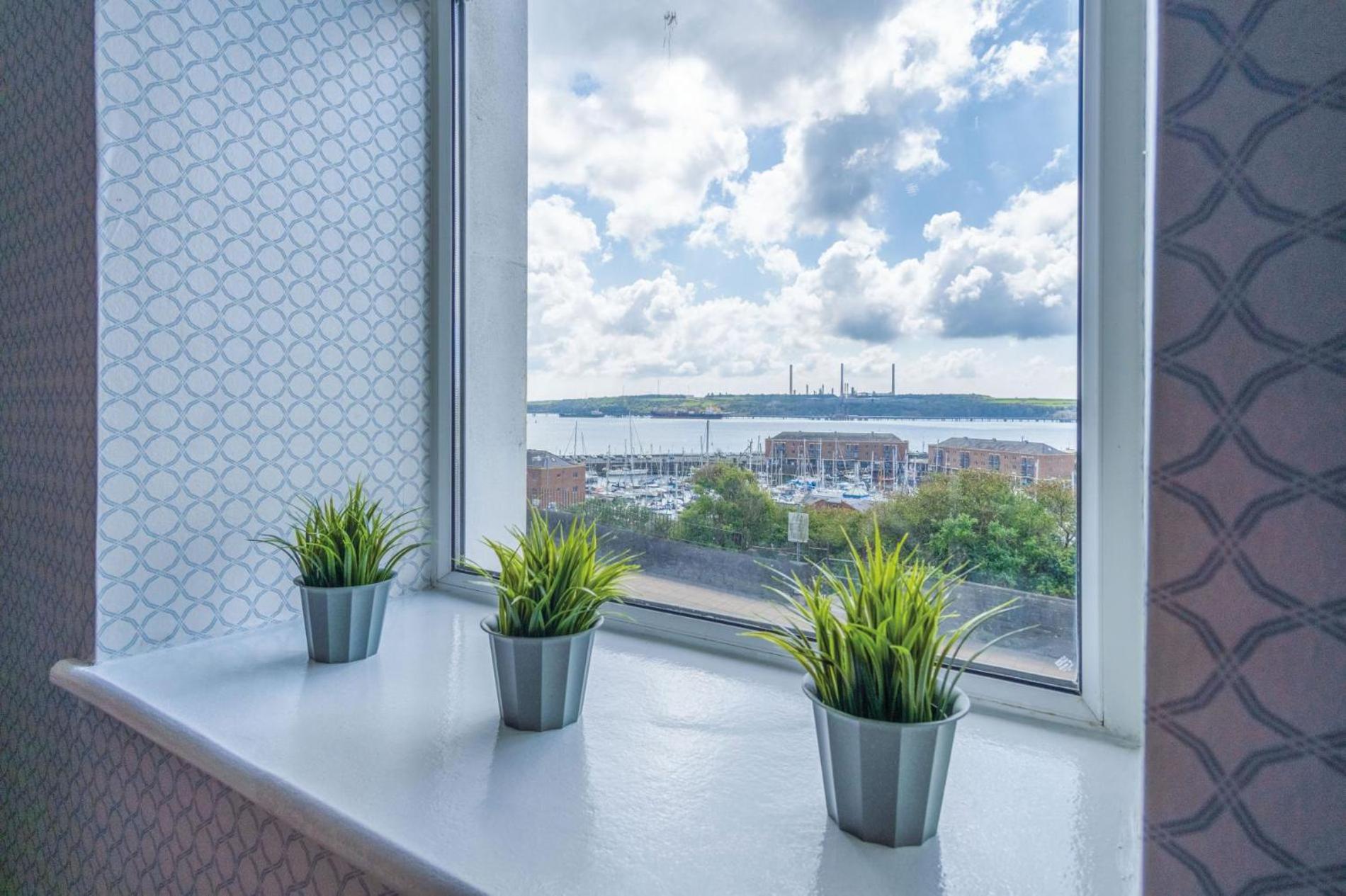 Haven View - 2 Bedroom Apartment - Милфорд-Хейвен Экстерьер фото